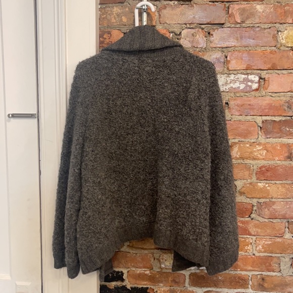 Illimani women’s size XL handmade cozy grey sweater - Picture 7 of 8